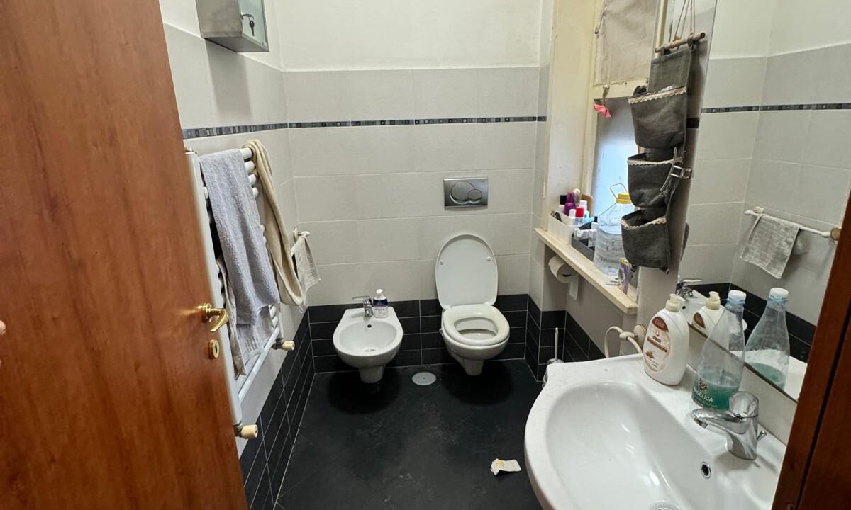 f8247be9-dcce-4926-aab5-15be4a46fc9c